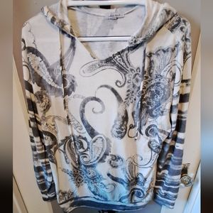 Womens Black and White Paisley Print Hoodie, XL